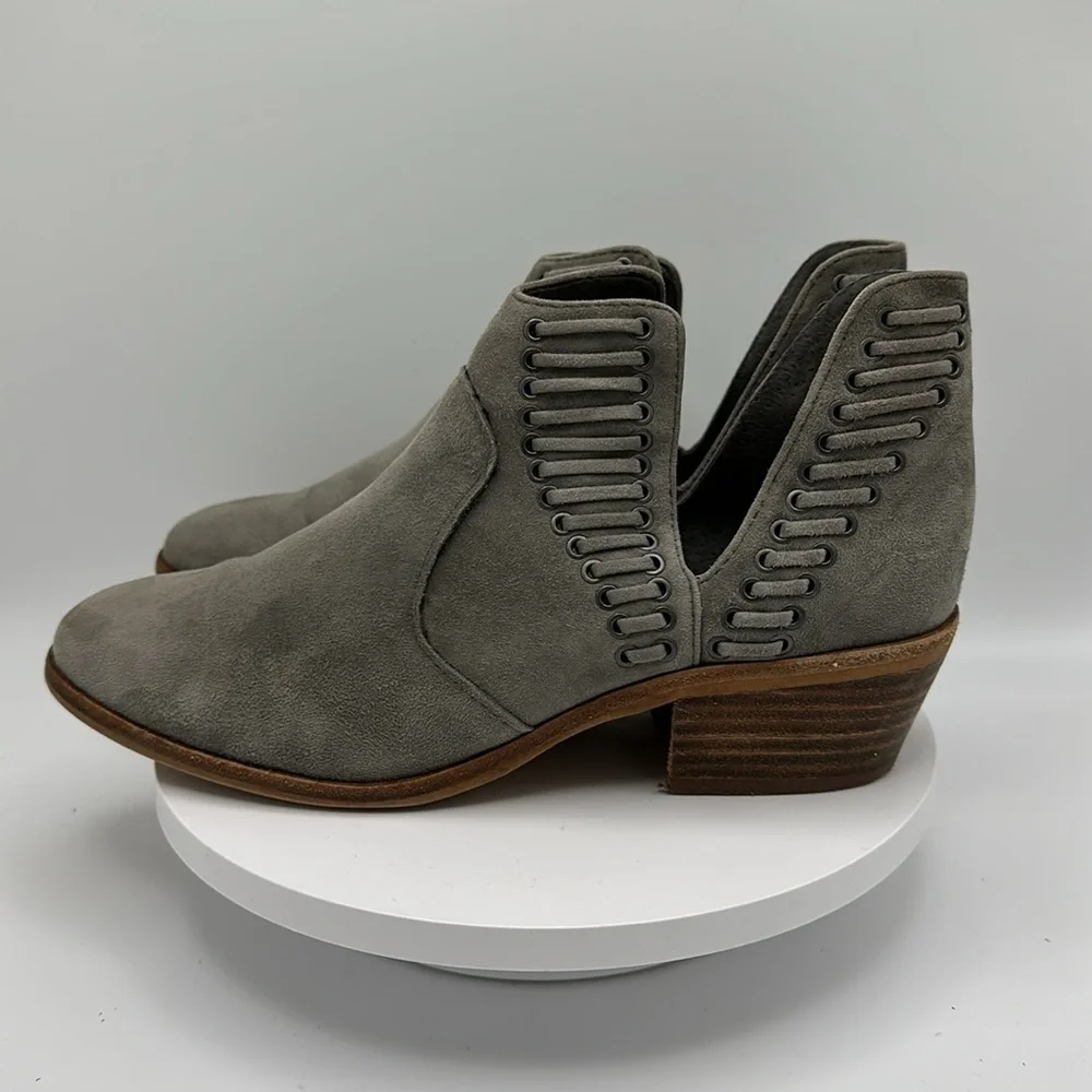 VINCE CAMUTO “Pevista” Suede Booties, Size 6.5
